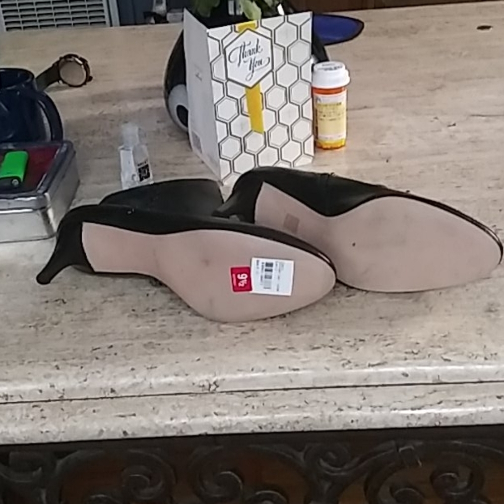 Shoes - Picture 2 of 4